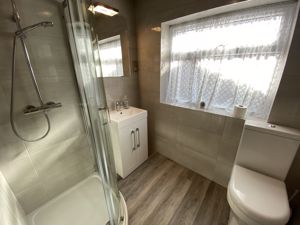 Modern Shower Room/WC - click for photo gallery